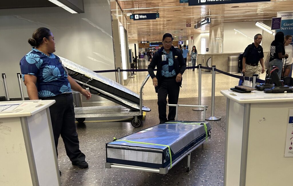 ハワイのサーフトリップで起きた荷物紛失事件:問題解決の教訓と実践的アドバイス